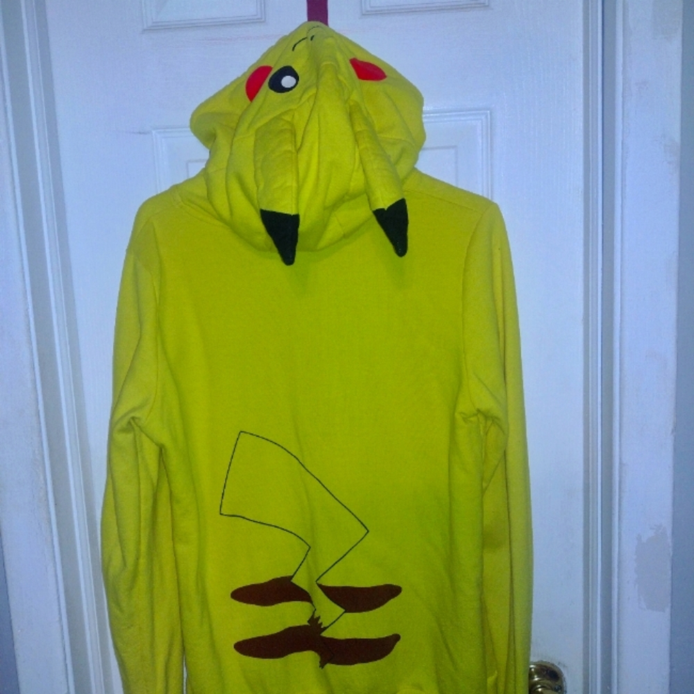 Pokemon sweater